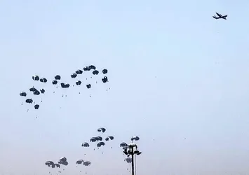 ABD, Gazze'ye havadan insani yardım indirdi