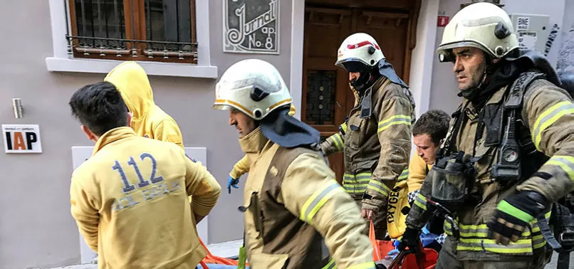 Beyoğlu'nda yangın: 4 kişi hayatını kaybetti