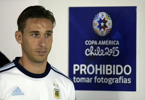 fenerbahceden-cifte-bomba-borini-ve-biglia-kanarya-oluyor-1622323071469.jpg Fenerbahçe'den çifte bomba: Borini ve Biglia Kanarya oluyor - 1
