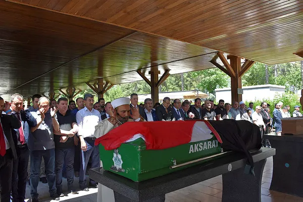 ankarada-evinde-vurulan-avukat-belenin-supheli-olumu-sevgilisi-intihar-dedi-ama-1686919372163.jpg Ankara’da evinde vurulan avukat Belen’in şüpheli ölümü! Sevgilisi intihar dedi ama... - 6
