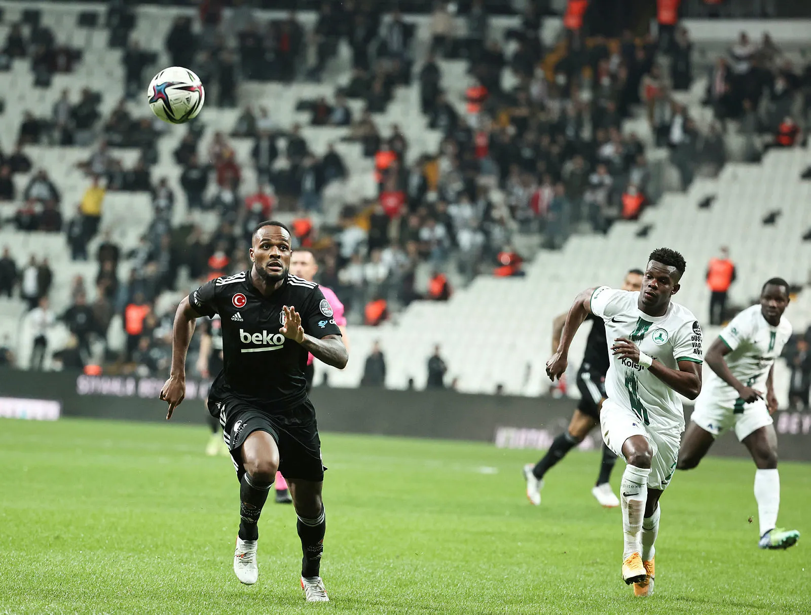 Beşiktaş'ta Larin gelişmesi! Teklif var ısrar yok