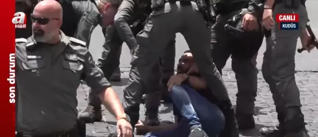 mescid-i-aksada-israil-zulmu-filistinli-muslumanlar-darp-edilerek-yaka-paca-gozaltina-alindi-1720175859151.jpg Mescid-i Aksa'da İsrail zulmü! Filistinli Müslümanlar darp edilerek yaka paça gözaltına alındı