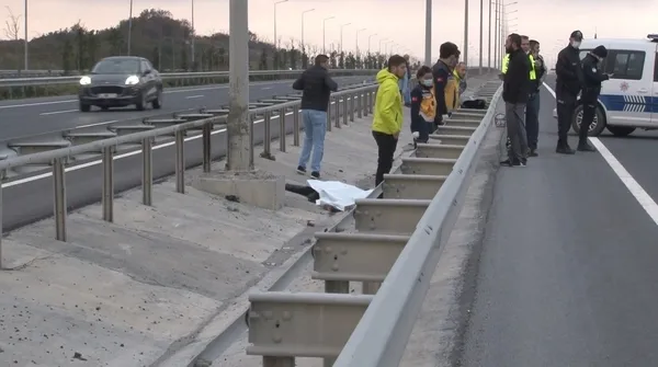 1635762752327.jpg Kuzey Marmara Otoyolu'nda intihar gibi kaza! 300 kilometre hızla giderken bariyerlere çarptı - 2