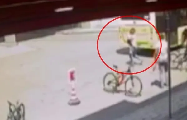 İETT otobüsü dehşet saçtı! Karşıdan karşıya geçmeye çalışan kızı 5 metre savurdu - 3