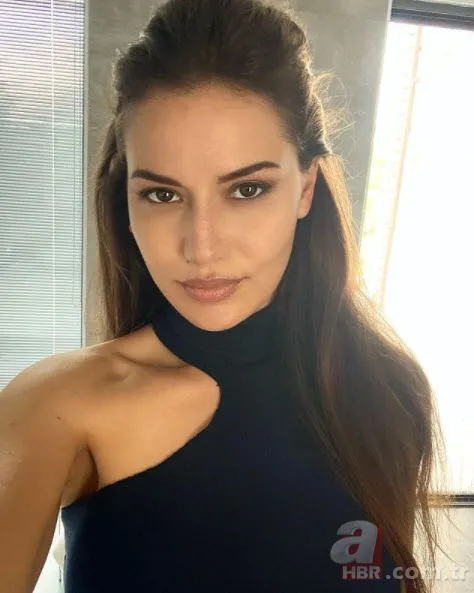Fahriye Evcen makyajsız paylaşımıyla sosyal medyayı salladı! 4