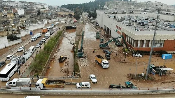 1679291106011.jpg Şanlıurfa’da selde hayatını kaybeden temizlik görevlisinin yürek yakan son sözleri: Hakkınızı helal edin - 6