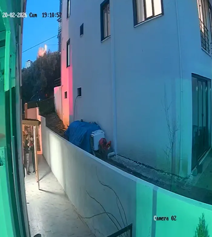 Yalova'da 14 aylık bebeğin yaralandığı komşu kavgası güvenlik kamerasına yansıdı - 1