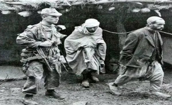 Macron sömürgeci tarihlerinin yüzlerine vurulmasından dolayı Türkiye’yi suçladı