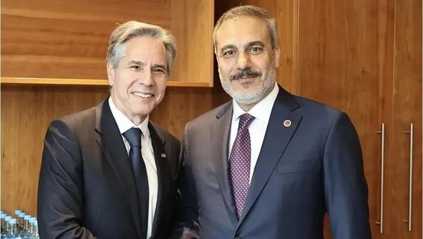 hakan-fidan-ukraynali-mevkidasi-ile-tahil-girisimini-gorustu-1691253128839.jpg Dışişleri Bakanı Hakan Fidan, ABD'li ve Ukraynalı mevkidaşlarıyla görüştü - 2
