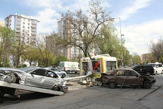 Kayseri'de kaldırıma çıkan otomobil, yaşlı adamı canından etti - 2