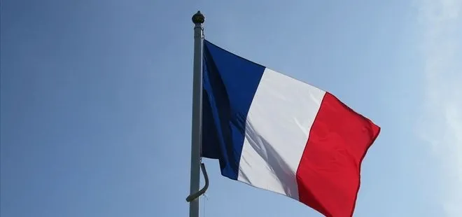Son dakika: Fransa’da Müslümanları hedef alan tartışmalı “ayrılıkçılık” yasa tasarısı yeniden onaylandı