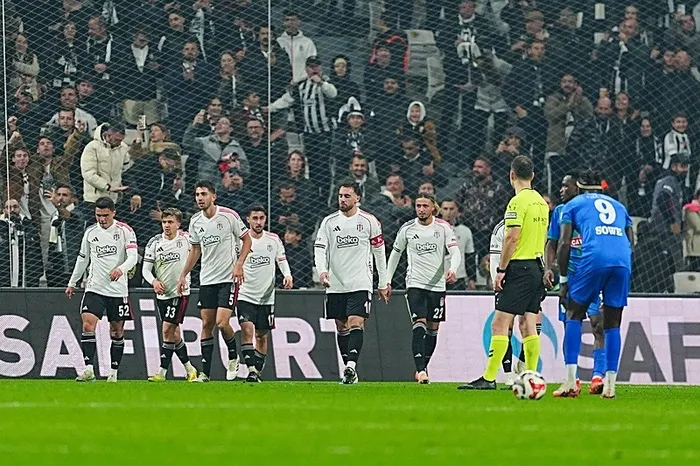 kartal-evinde-tek-golle-gecti-mac-sonucu-besiktas-1-0-caykur-rizespor-1766257204873.jpeg Fotoğraf (AA)