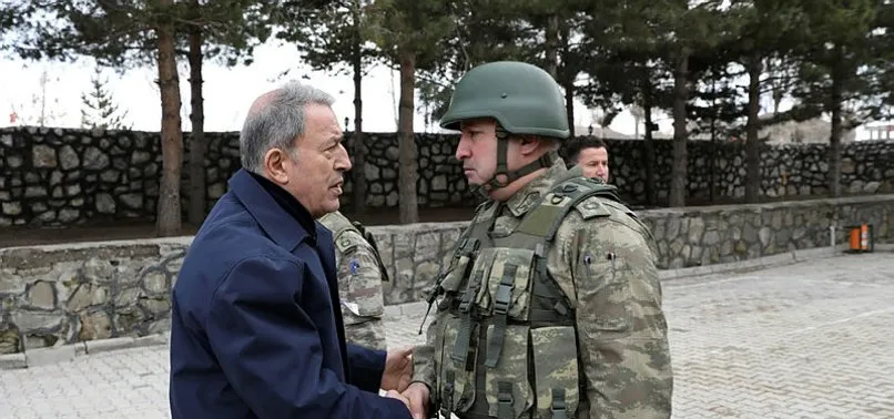 Bakan Akar: Ne kadar hain ve kalleş olduğunu gösterdiler