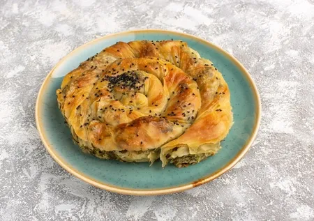 5 çayı yanına Anadolu’nun gizli lezzeti: Çiriş otlu börek tarifi