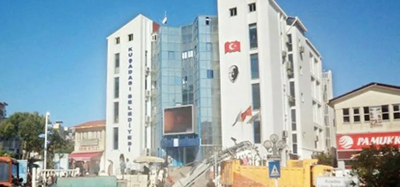 CHP'li belediyenin 18 aracı buhar oldu!