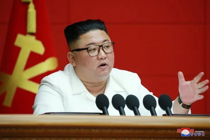 Kuzey Kore lideri Kim Jong-un’dan akılalmaz emir: Yaklaşanı vurun...