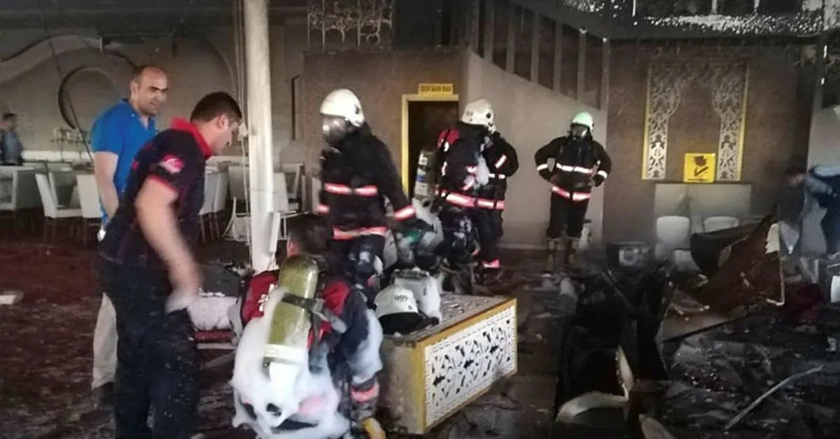 Malatya'da düğün salonunda çıkan yangın korkuttu