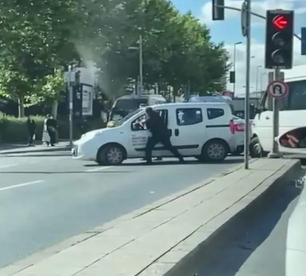 Önce baltalı sonra sopalı kavga! Dehşet anları kamerada - 2