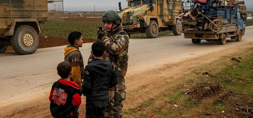 Türkiye teröristleri temizledi Azez'de tıp fakültesi ilk mezunlarını verdi
