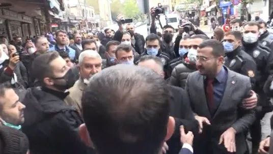 CHP Genel Başkanı Kemal Kılıçdaroğlu'nun Şanlıurfa ziyaretinde gerginlik! CHP'liler vatandaşa küfür yağdırdı - 1