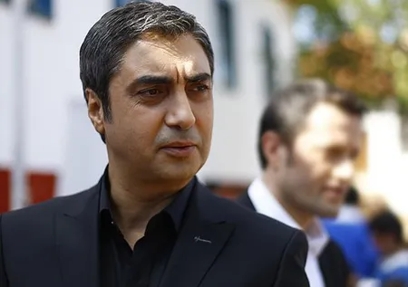 Necati Şaşmaz umrede görüntülendi! Kurtlar Vadisi'nin efsanesi Polat Alemdar'ın son hali