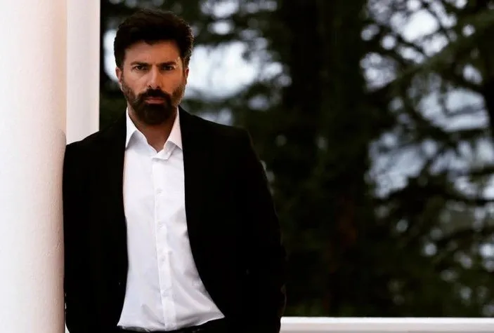 Cenk Torun sessizliğini bozdu! Rol arkadaşıyla aşk mı yaşıyor? Kendisinden yaşça küçük...