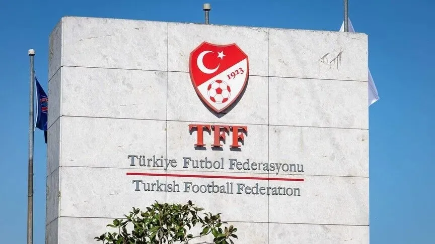 galatasaray-fenerbahce-derbisinin-pfdk-kararlari-aciklandi-abdulkerim-bardakci-ve-browna-men-cezasi-1793393192082.jpeg Abdülkerim'e ve Brown'a men cezası! Tahkim Kurulu cezayı onadı - 4