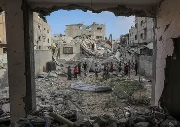 Gazze'de bitmek bilmeyen katliam! İşgalci ordusu sivillerin yaşadığı evi vurdu: 4 kişi öldü