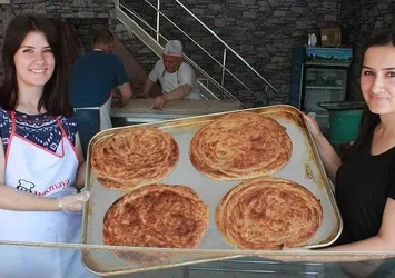 Sahur sofralarının vazgeçilmezi: Tahinli pide