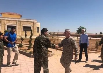 ABD'li general Kenneth McKenzie PKK elebaşlarından Şahin Cilo ile görüştü