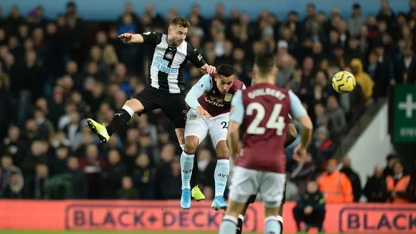 İngiltere Premier Lig'de oynanacak Aston Villa - Newcastle maçına Covid-19 engeli - 1