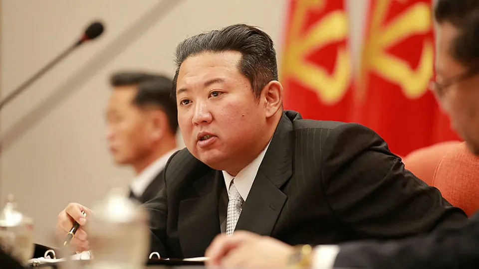 Kim Jong geri adım atmadı! Düşmanlara yeniden meydan okudu! Yeni füze denemesi