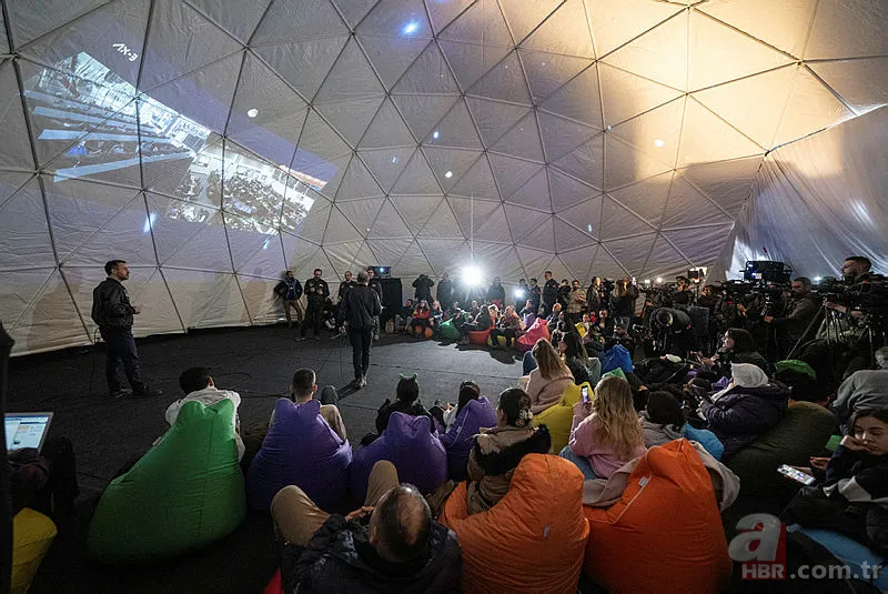 Türkiye o anlara kenetlendi! Alper Gezeravcı'yı taşıyan uzay aracının "kenetlenmesi" ilgiyle takip edildi 10