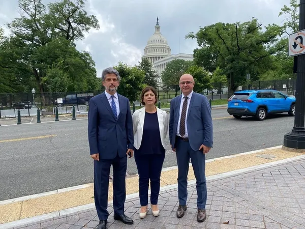 hdp-sozcusu-hisyar-ozsoy-abd-baskani-bidendan-turk-yargisina-baski-yapmasi-icin-yardim-isteyeceklerini-itiraf-etti-1627416287586.jpeg HDP Sözcüsü Hişyar Özsoy itiraf etti! ABD Başkanı Biden'dan Türk yargısına baskı yapması için yardım isteyecekler - 1