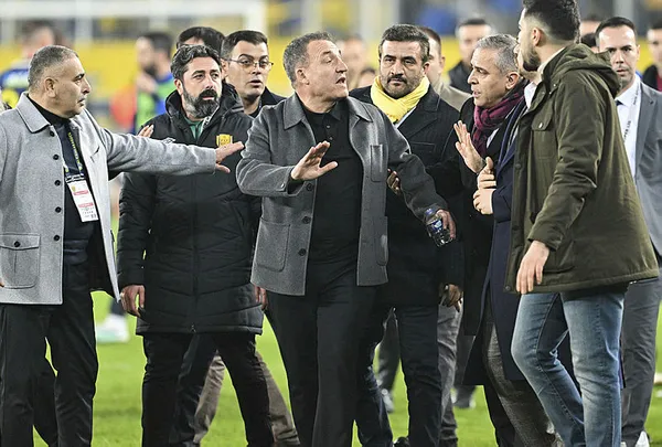 Hakem Halil Umut Meler'e saldıran Ankaragücü Başkanı Faruk Koca hastaneye kaldırıldı! İşte son sağlık durumu - 3
