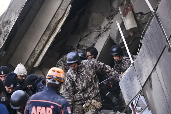 Hatay’da 6,4 büyüklüğünde deprem! Kahramanmaraş ve çevre illerde de hissedildi! Felaket sonrası artçılar sürüyor