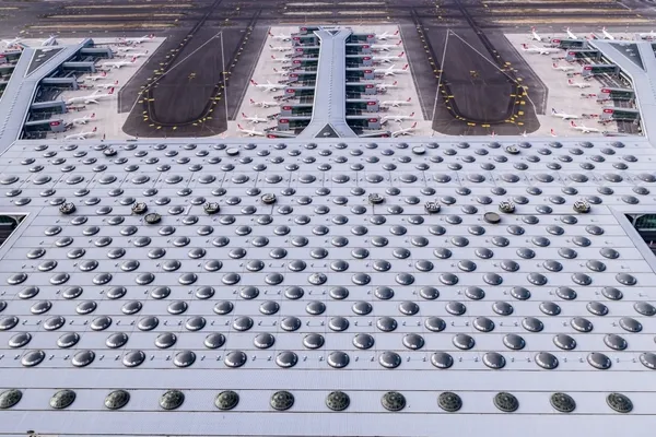 İstanbul Havalimanı uçuruyor! Yolcu sayısı yüzde 21 arttı