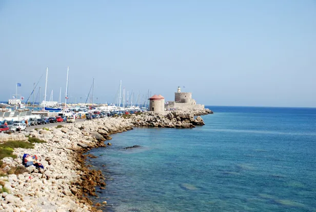 rodos-adasi-nerede-nasil-gidilir-kapida-vize-var-mi-rodos-adasinin-gezilecek-yerleri-neler-iste-ozellikleri-ko-1701962688345.jpg
