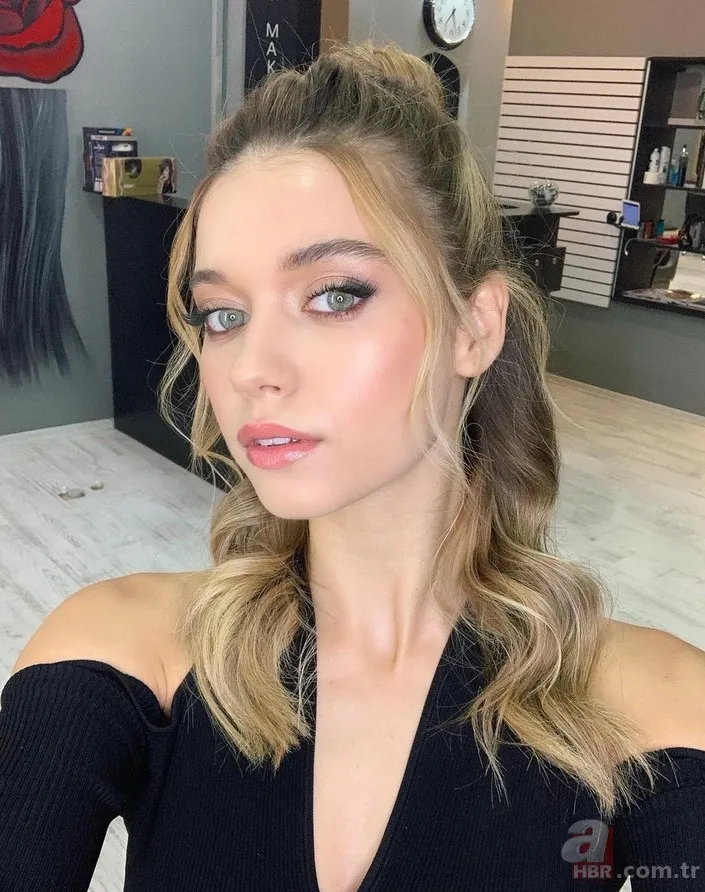 Meğer o da estetikliymiş... Yalı Çapkını'nın Seyran'ı Afra Saraçoğlu'nun eski haline bakın! 5