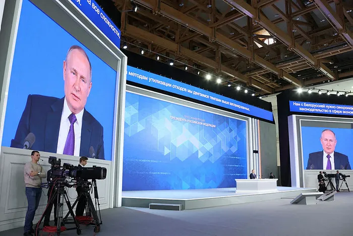 Putin’den Avrupa mesajı: Bırakalım kendi sorunlarıyla uğraşsınlar