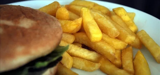 Fast Food ve hazır gıdalar cilt sağlığını tehdit ediyor