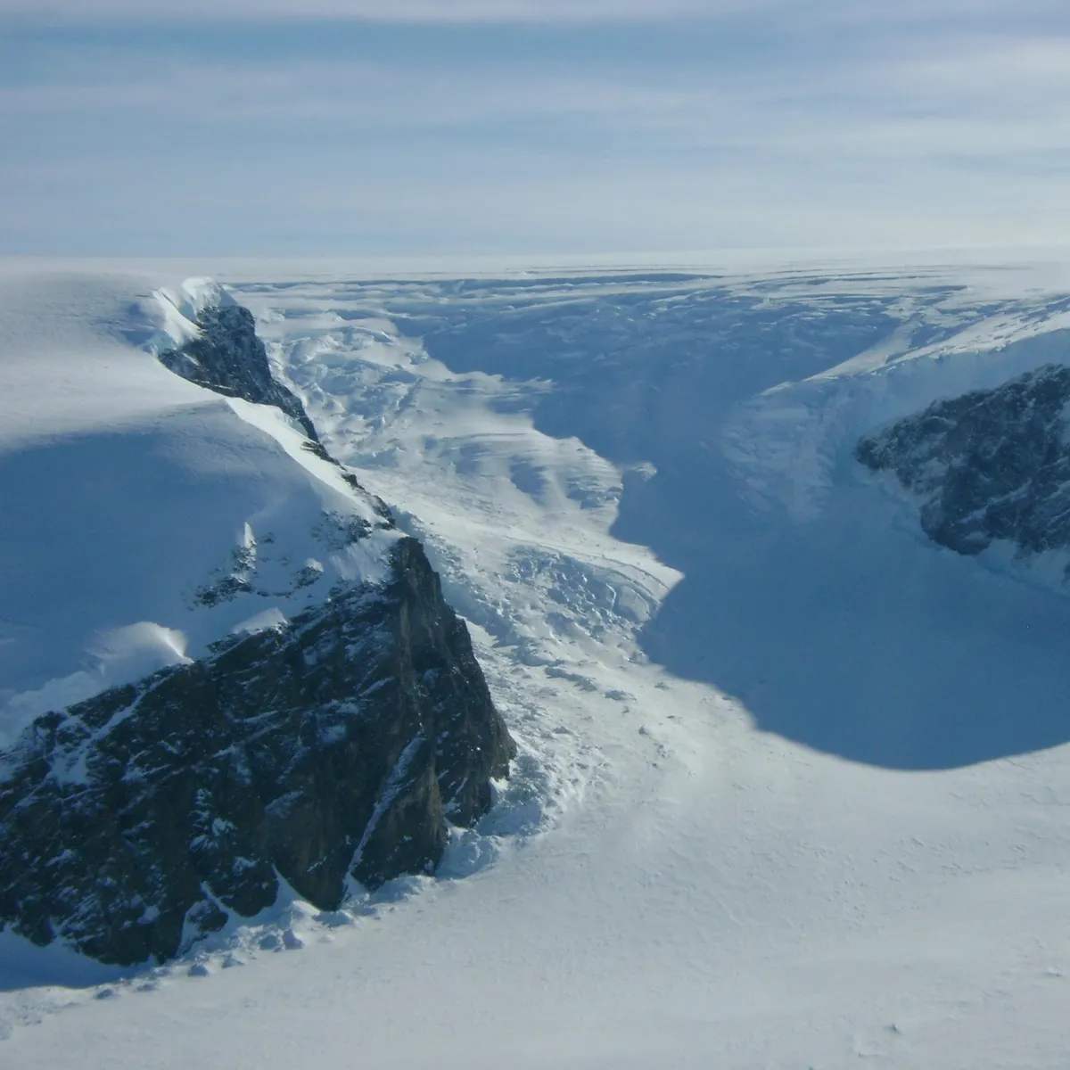 Kıyamet Buzulu beklenenden hızlı eriyor: Bilim insanlarından 150 metrelik bariyer planı
