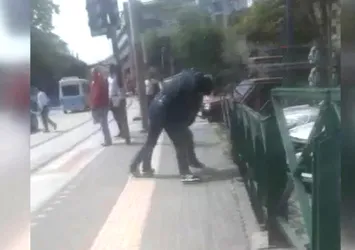Adliye önünde kan aktı, o anlar kamerada