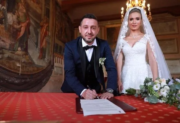 Nihat Kahveci ile Fulya Sever Roma’da evlendi