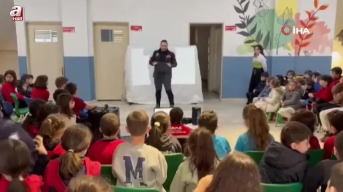 Minikler afet bilincini tatbikatla deneyimleyerek öğrendi