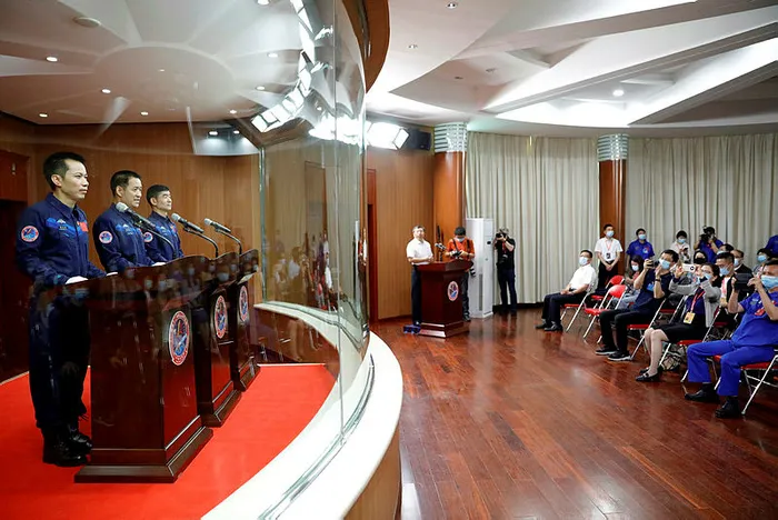 Son dakika: Çin insanlı uzay aracı Shenzhou-12'yi fırlatıyor | Bir önceki rokette İstanbul da risk altındaydı - 2