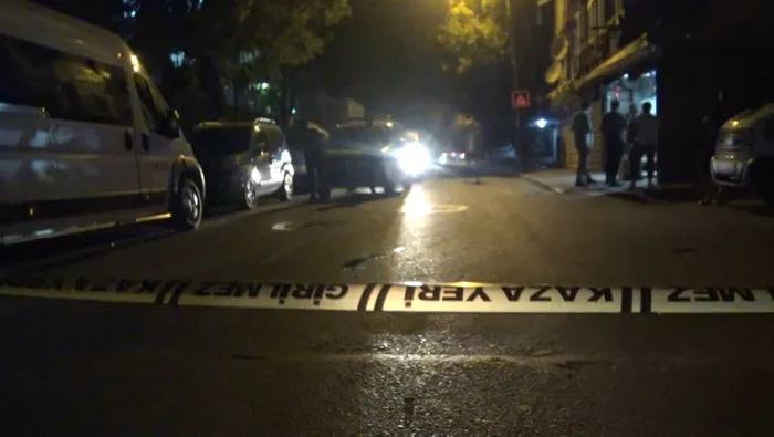 Avcılar'da polisi kırmızı alarma geçiren olay! Bodrumda iki adet roketatar bulundu - 1