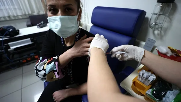Son dakika: Türkiye'de ne kadar koronavirüs aşısı yapıldı? Bakanlık resmen açıkladı - 5