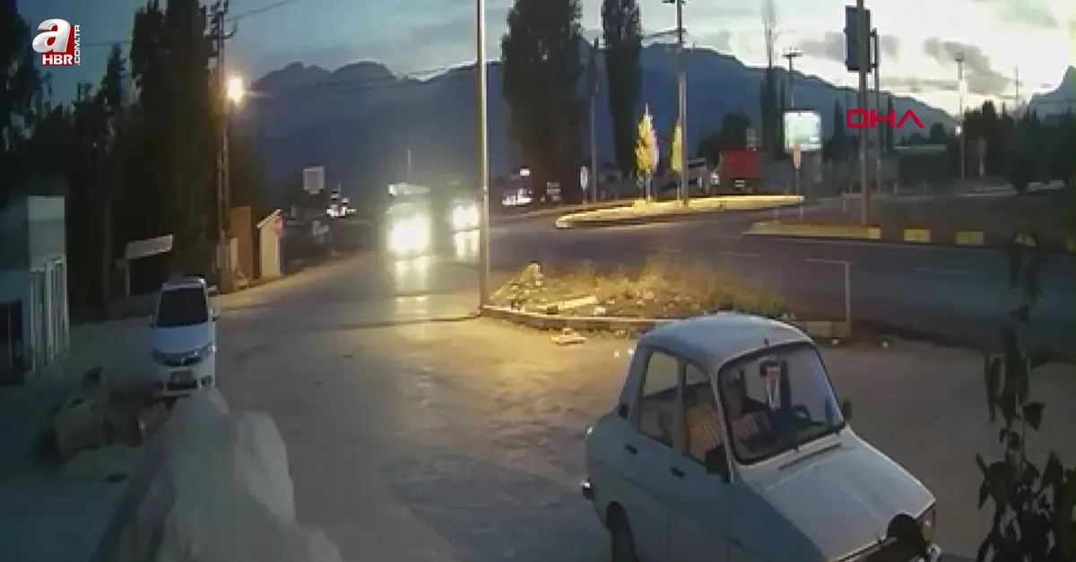 Elmalı'da kaza: 4 yaralı