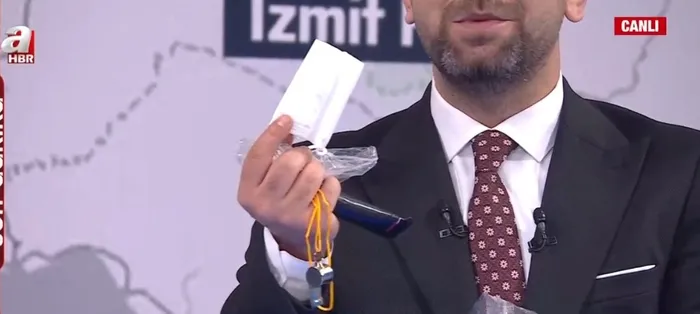 marmarada-deprem-riski-suruyor-mu-japon-deprem-uzmani-moriwaki-a-haberde-enkaz-altinda-3-4-malzeme-hayat-kurta-1745454323333.jpg A Haber - Ekran Görüntüsü